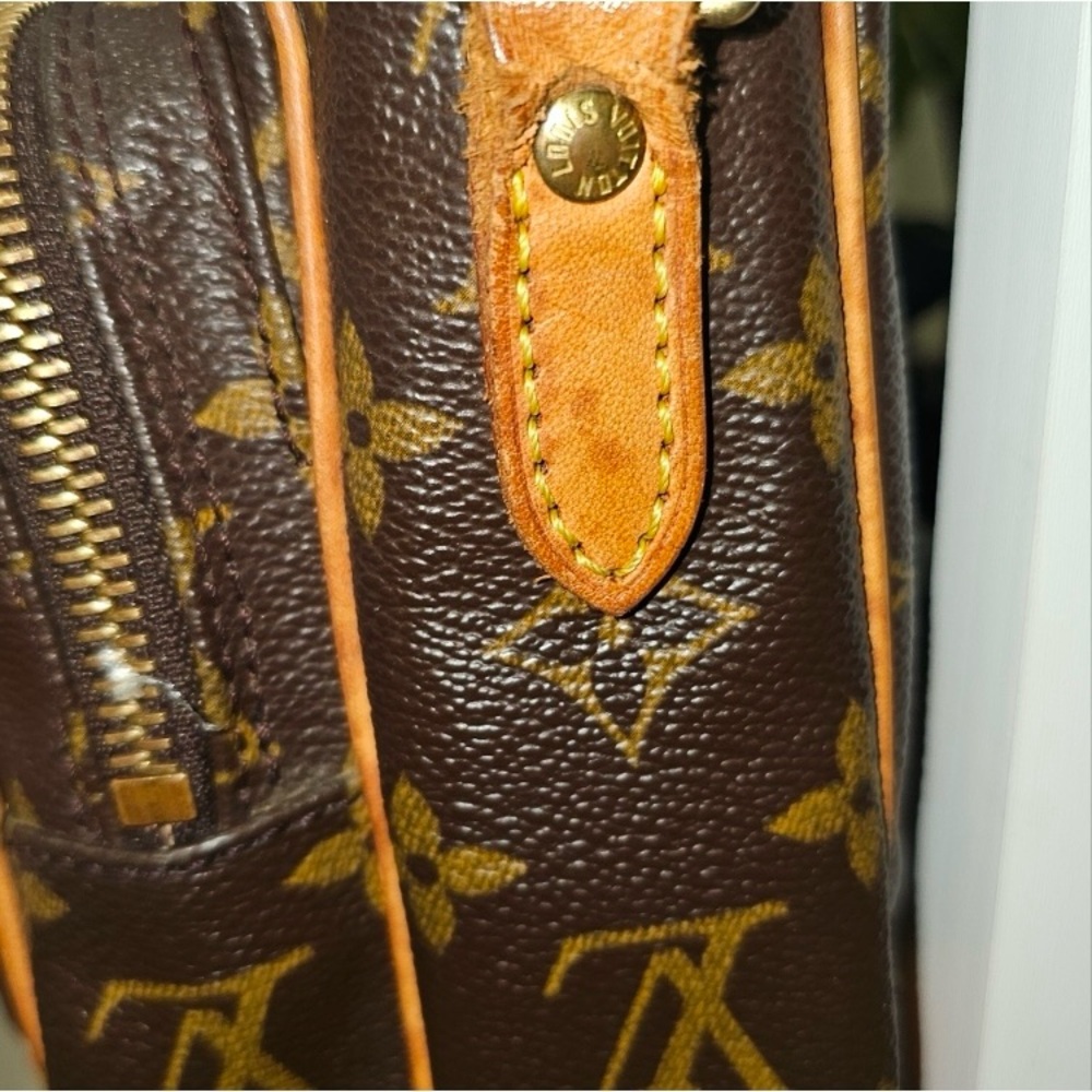 Louis Vuitton Amazon Monogram Unisex Bag - Picture 5 of 17